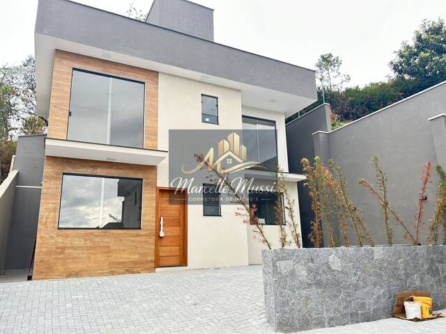 Casa para Venda em Nova Friburgo - 2